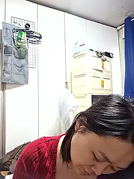 Snapshot of rami0428 chatting on 12-23-25, 12:43 rami0428 online show from 12-23-25, 12:43