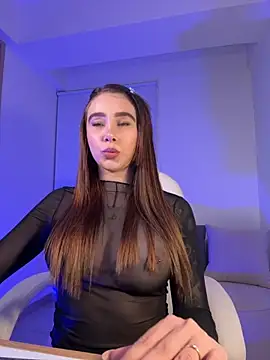 Snapshot of Lanataylor- chatting on 09-10-25, 01:26 Lanataylor- online show from 09-10-25, 01:26