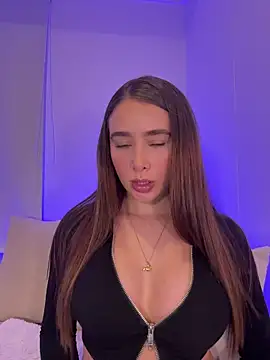 Lanataylor- online show from 12-23-25, 12:00