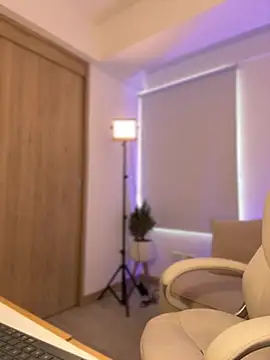 Lanataylor- online show from 01-18-26, 09:29