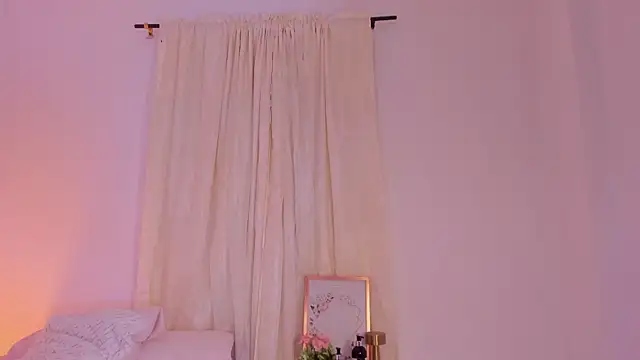Snapshot of ninaht chatting on 06-10-26, 09:27 ninaht online show from 06-10-26, 09:27