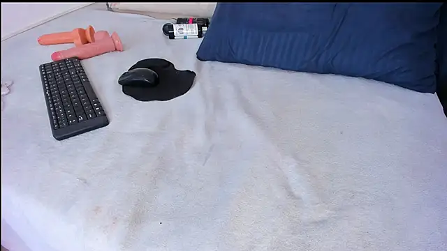 ninaht online show from 11-26-25, 08:47