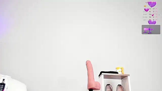 lannarusso  online show from 10-07-25, 11:44