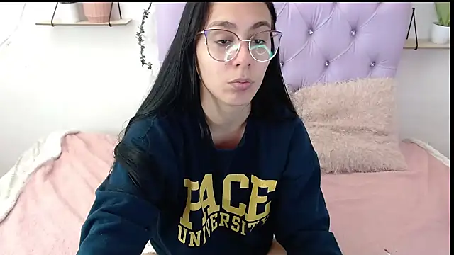 Snapshot of Freyja_01 chatting on 10-01-25, 09:18 Freyja 01 online show from 10-01-25, 09:18