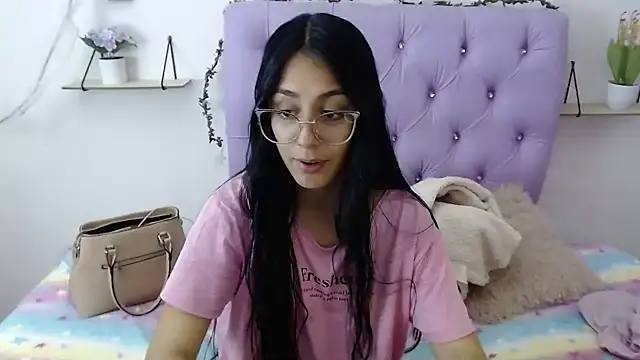 Snapshot of Freyja_01 chatting on 11-05-25, 02:47 Freyja 01 online show from 11-05-25, 02:47