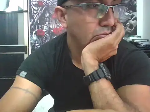 Snapshot of exmilitary chatting on 02-25-26, 04:40 exmilitary online show from 02-25-26, 04:40