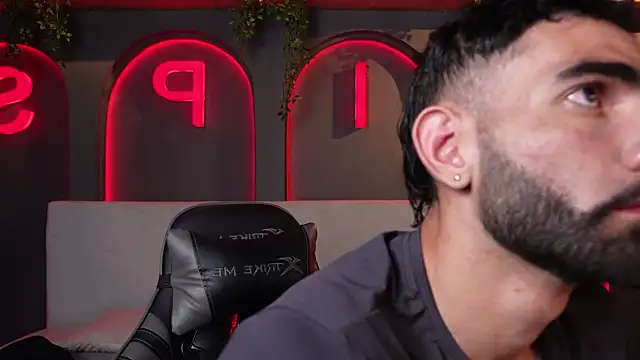 Austin bolt online show from 10-28-25, 03:29