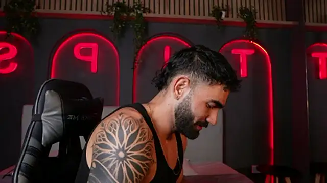 Austin bolt online show from 10-30-25, 03:27