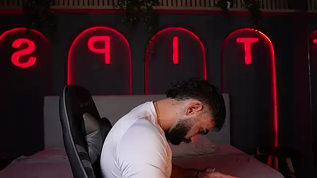 Austin bolt online show from 11-05-25, 02:58