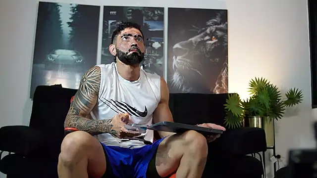 Austin bolt online show from 09-18-25, 04:26