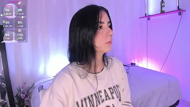 Snapshot of Alice_woodville chatting on 03-19-26, 02:11 Alice woodville online show from 03-19-26, 02:11
