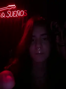 Snapshot of Alice_woodville chatting on 02-14-26, 03:18 Alice woodville online show from 02-14-26, 03:18