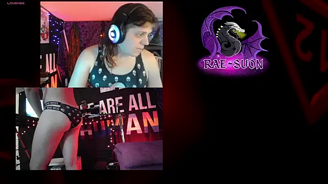 Snapshot of Rae-Suon chatting on 10-25-25, 10:10 Rae-Suon online show from 10-25-25, 10:10