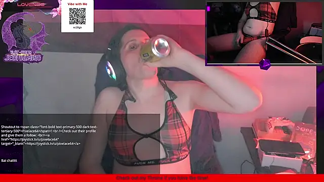 Snapshot of Rae-Suon chatting on 02-23-25, 05:56 Rae-Suon online show from 02-23-25, 05:56