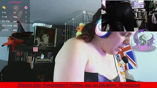 Snapshot of Rae-Suon chatting on 06-12-26, 02:42 Rae-Suon online show from 06-12-26, 02:42