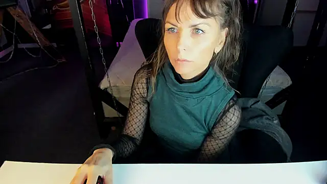 Snapshot of Elizabe_th chatting on 02-09-25, 09:17 Elizabe th online show from 02-09-25, 09:17