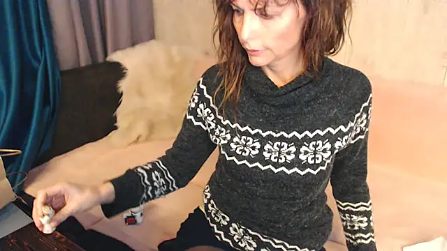 Snapshot of Elizabe_th chatting on 10-07-25, 04:52 Elizabe th online show from 10-07-25, 04:52