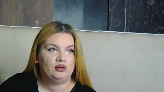 MelanieBrownn online show from 12-22-25, 07:08