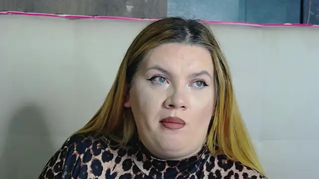 MelanieBrownn online show from 11-23-25, 05:01