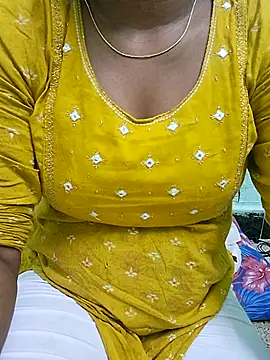 Snapshot of selvitamil03069 chatting on 09-22-25, 02:06 selvitamil03069 online show from 09-22-25, 02:06