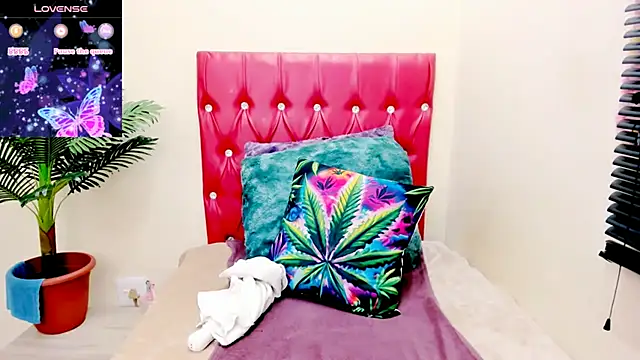 Temptressqeen online show from 11-26-25, 05:46