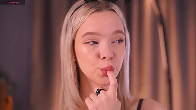  AlinaBailey online show from 01-12-26, 07:37