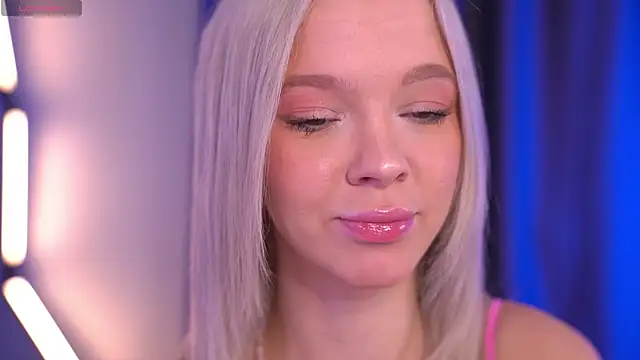  AlinaBailey online show from 04-21-26, 08:10