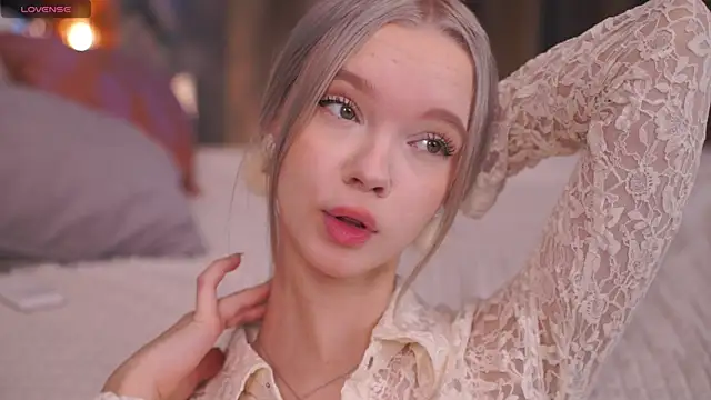  AlinaBailey online show from 11-21-25, 07:40