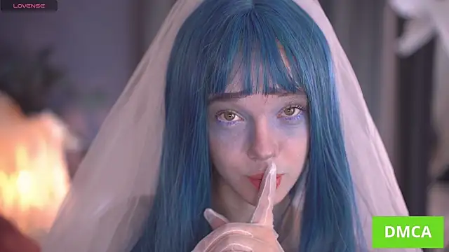  AlinaBailey online show from 10-31-25, 08:00