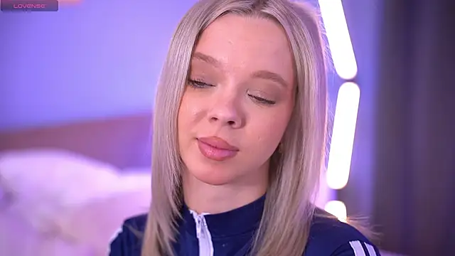  AlinaBailey online show from 04-13-26, 08:07