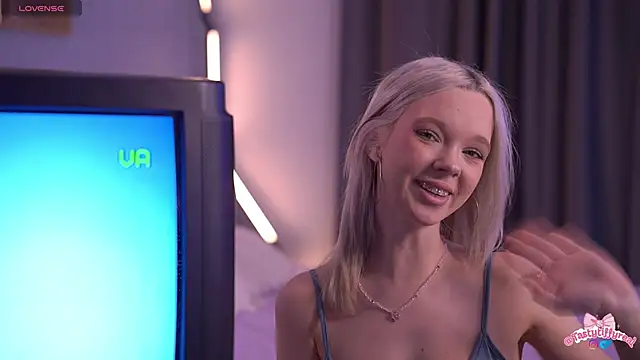  AlinaBailey online show from 04-19-26, 08:26