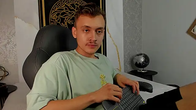 Desmon Clark online show from 02-27-25, 01:41