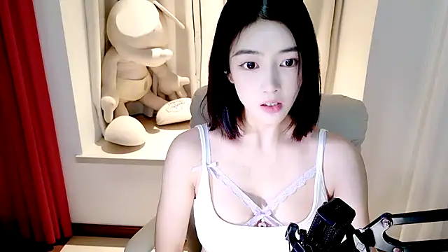 Snapshot of initial-lucky chatting on 12-16-24, 04:16 initial-lucky online show from 12-16-24, 04:16