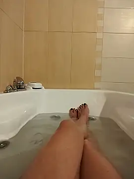 luana63 online show from 11-04-25, 09:57