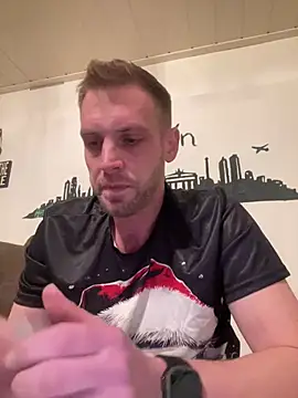 Snapshot of privat-official chatting on 12-27-24, 07:14 privat-official online show from 12-27-24, 07:14