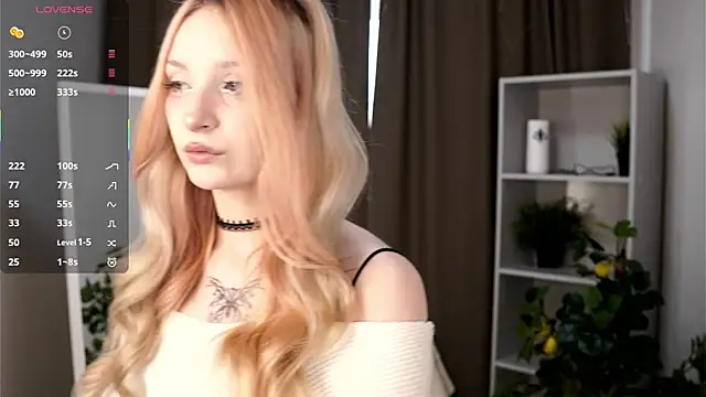 Snapshot of Naughty__Couplles chatting on 05-29-26, 01:33 Naughty Couplles online show from 05-29-26, 01:33