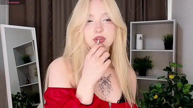 Snapshot of Naughty__Couplles chatting on 05-23-26, 03:05 Naughty Couplles online show from 05-23-26, 03:05