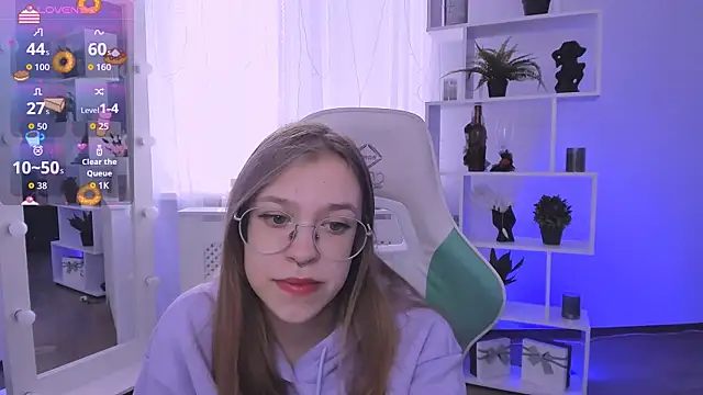 LayriantaVee online show from 03-26-26, 07:06