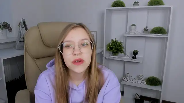 LayriantaVee online show from 03-30-26, 06:04