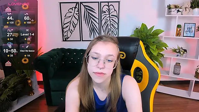 LayriantaVee online show from 03-07-25, 10:02