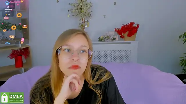 LayriantaVee online show from 09-10-25, 06:01