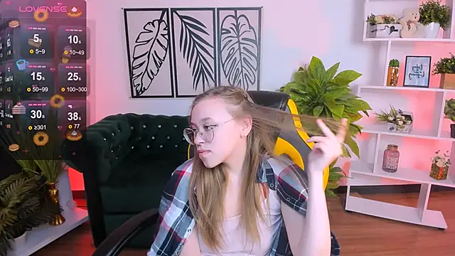 LayriantaVee online show from 02-25-25, 06:47