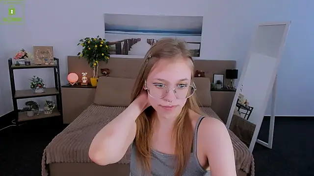 LayriantaVee online show from 03-02-25, 10:05