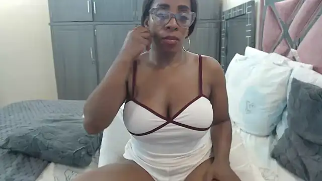 Ginachaudex online show from 06-29-26, 11:59