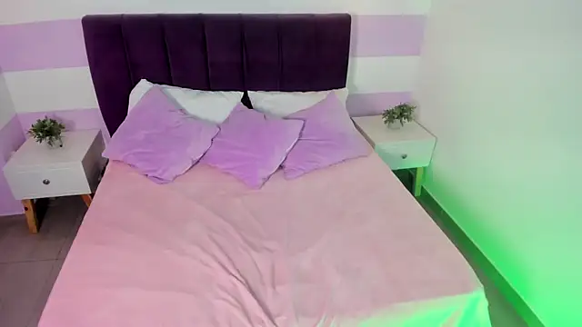 Scarlett  bell online show from 02-12-26, 01:22