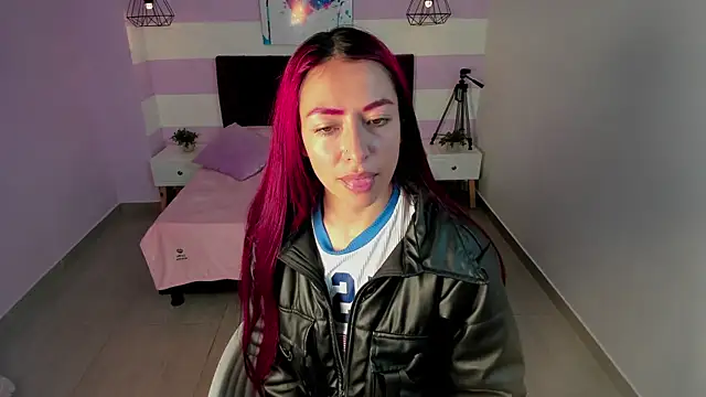 Scarlett  bell online show from 11-29-25, 01:11