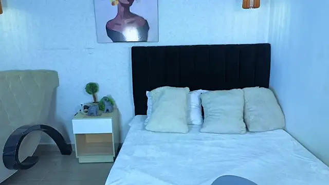 Scarlett  bell online show from 10-01-25, 01:15