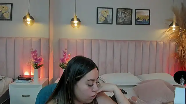 Annie karlsson   online show from 10-08-25, 03:41