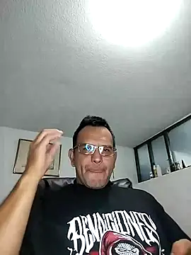 RogueTraveler online show from 10-15-25, 03:16