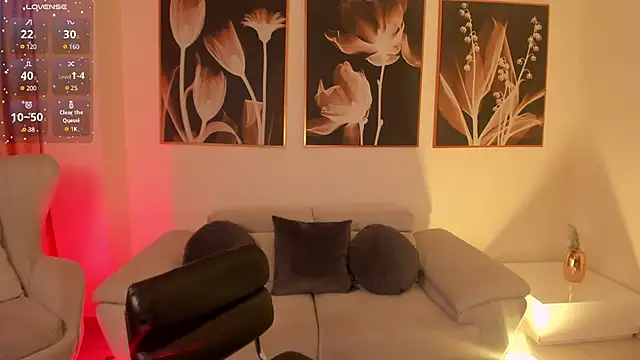 TiaraLawrence online show from 12-15-24, 02:30